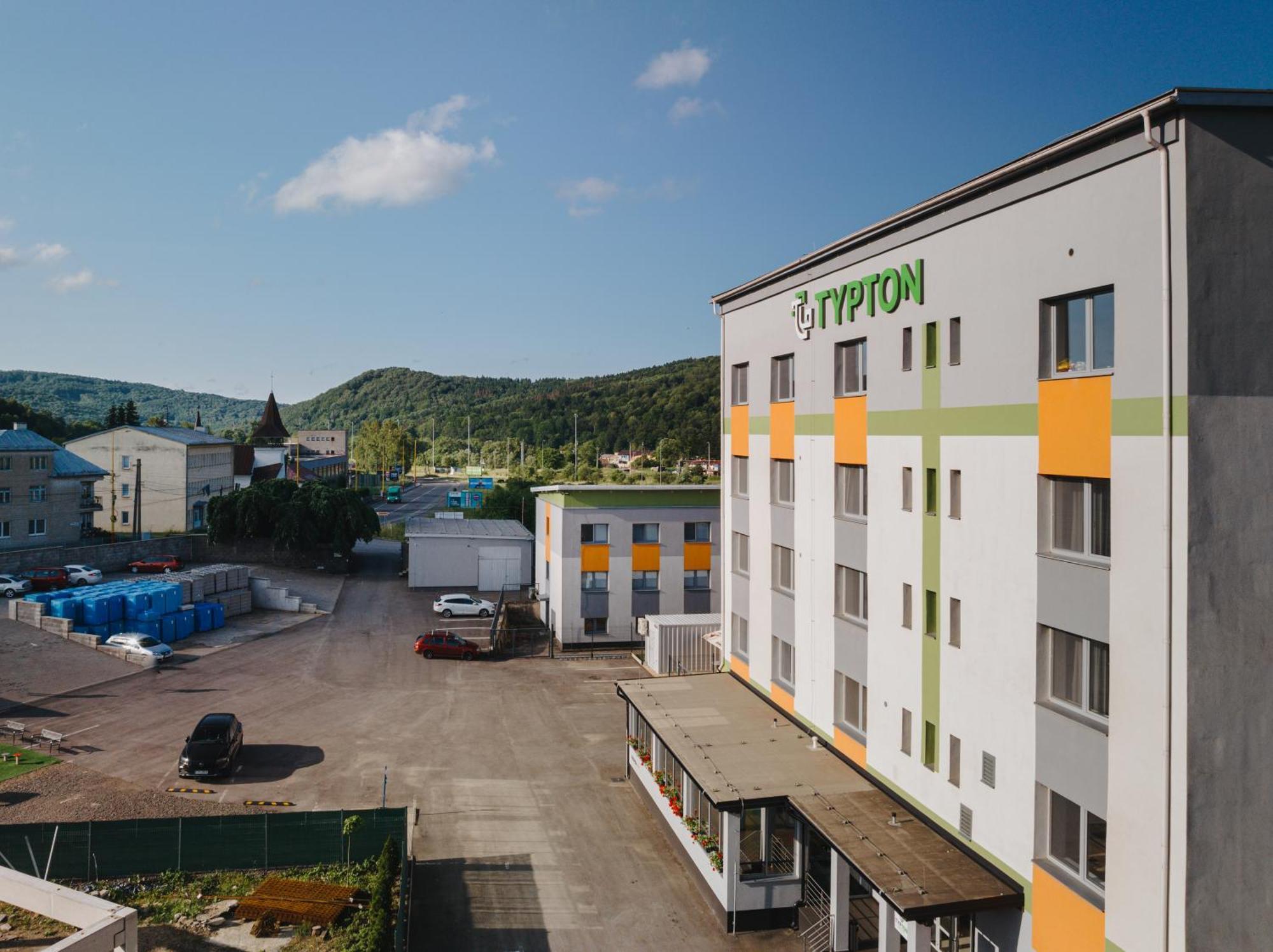 Typton Hotel&Spa Medzilaborce Exterior foto