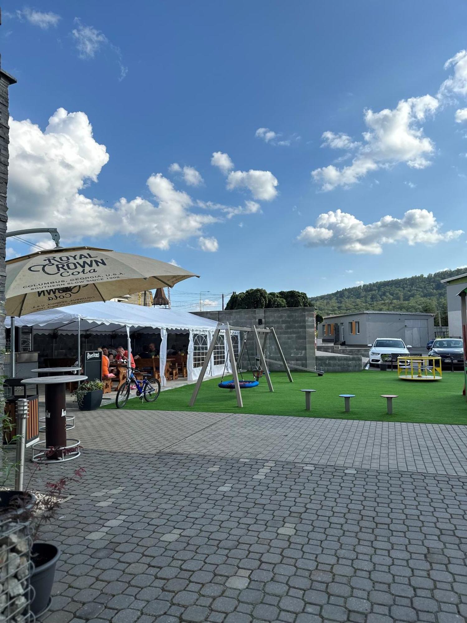 Typton Hotel&Spa Medzilaborce Exterior foto
